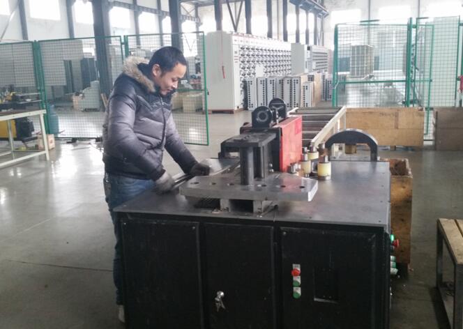 安徽得潤電氣技術(shù)有限公司，主營：高低壓開關(guān)柜，高低壓無功補償柜，消弧消諧裝置，自動化控制系統(tǒng)，綜保、儀表等，全國統(tǒng)一客服熱線：400-0551-777
