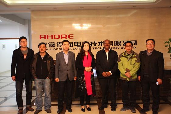 Amare Abay與得潤公司部分負責(zé)人合影留念